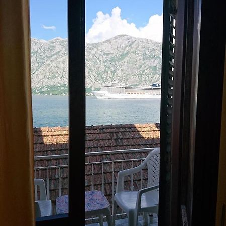 Seaside Apartments And Rooms Kotor Bagian luar foto