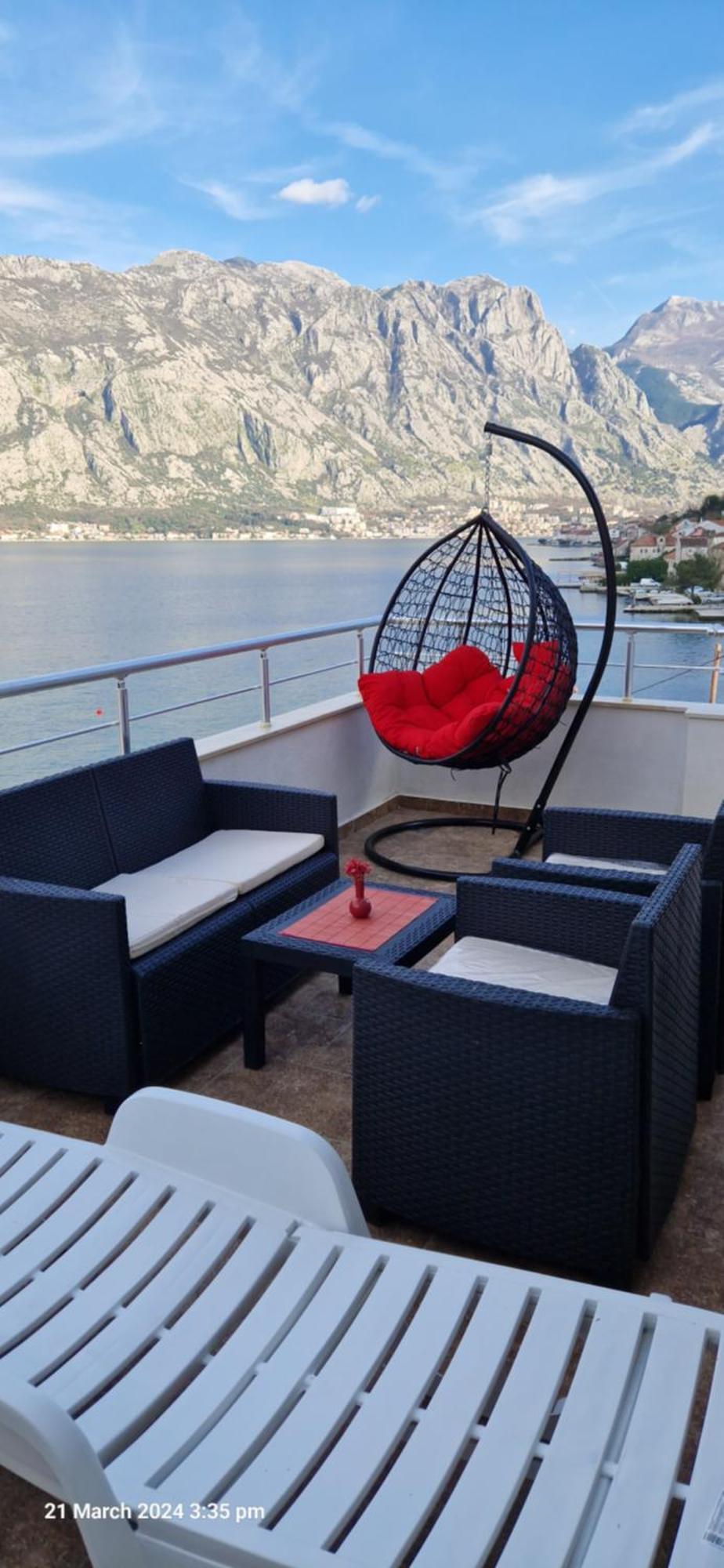 Seaside Apartments And Rooms Kotor Bagian luar foto