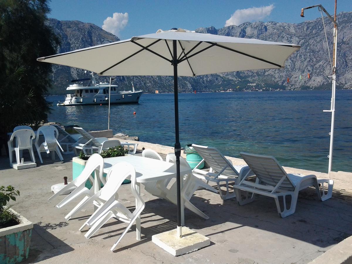 Seaside Apartments And Rooms Kotor Bagian luar foto