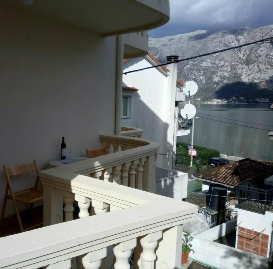 Seaside Apartments And Rooms Kotor Bagian luar foto