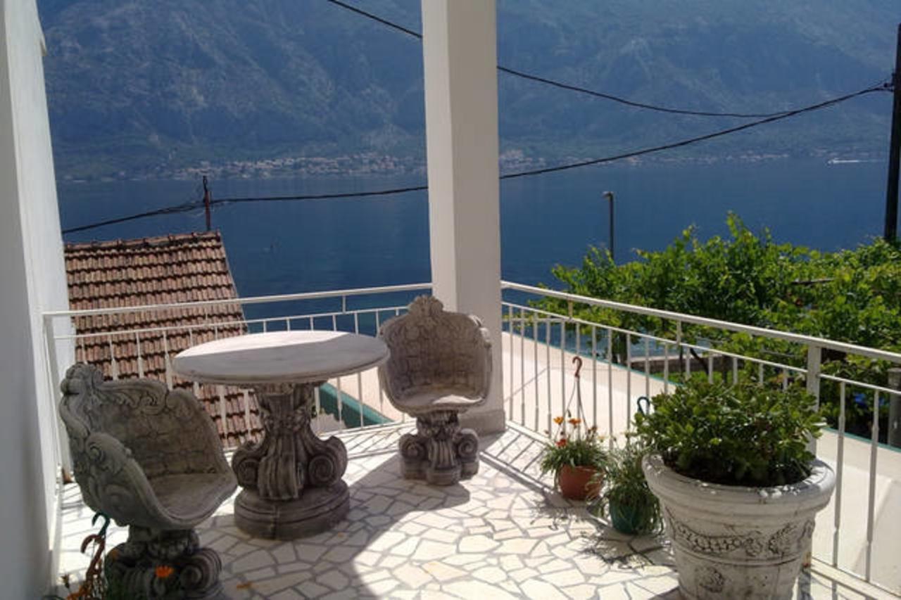 Seaside Apartments And Rooms Kotor Bagian luar foto