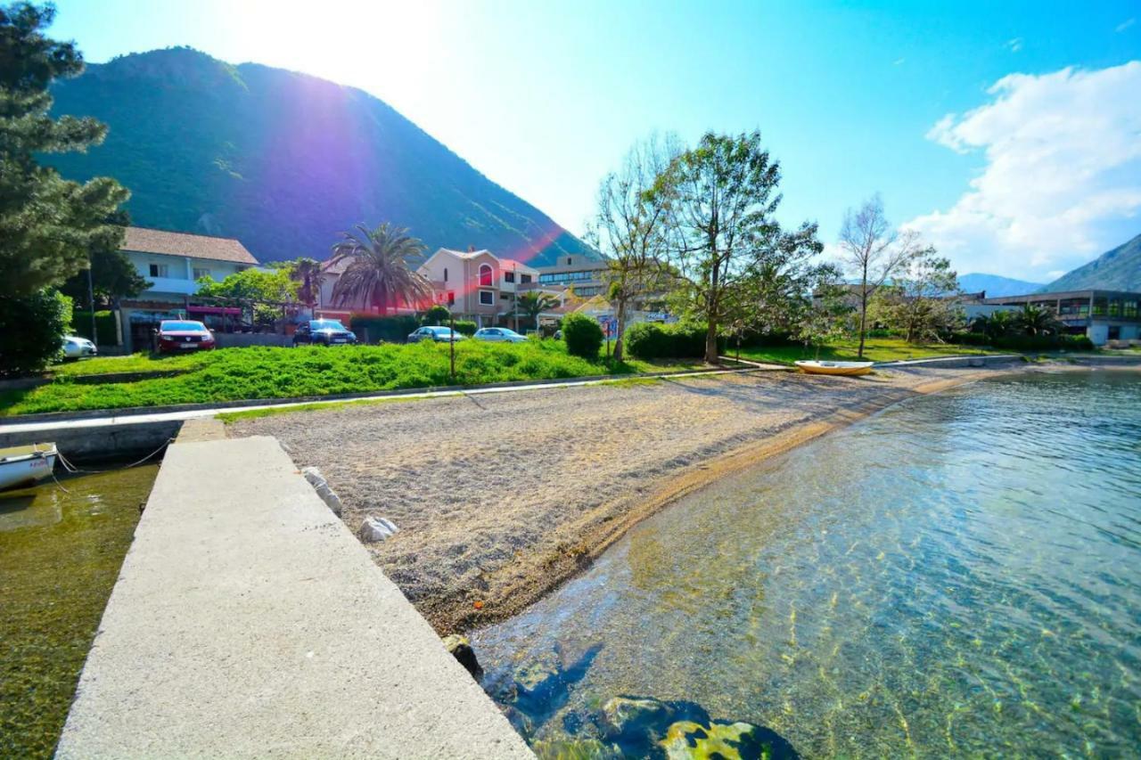 Seaside Apartments And Rooms Kotor Bagian luar foto